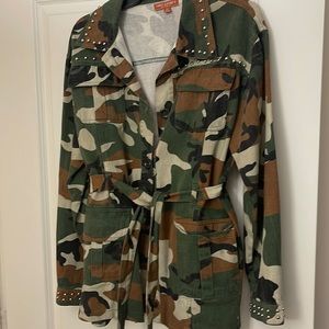 Belted camouflage studded jacket